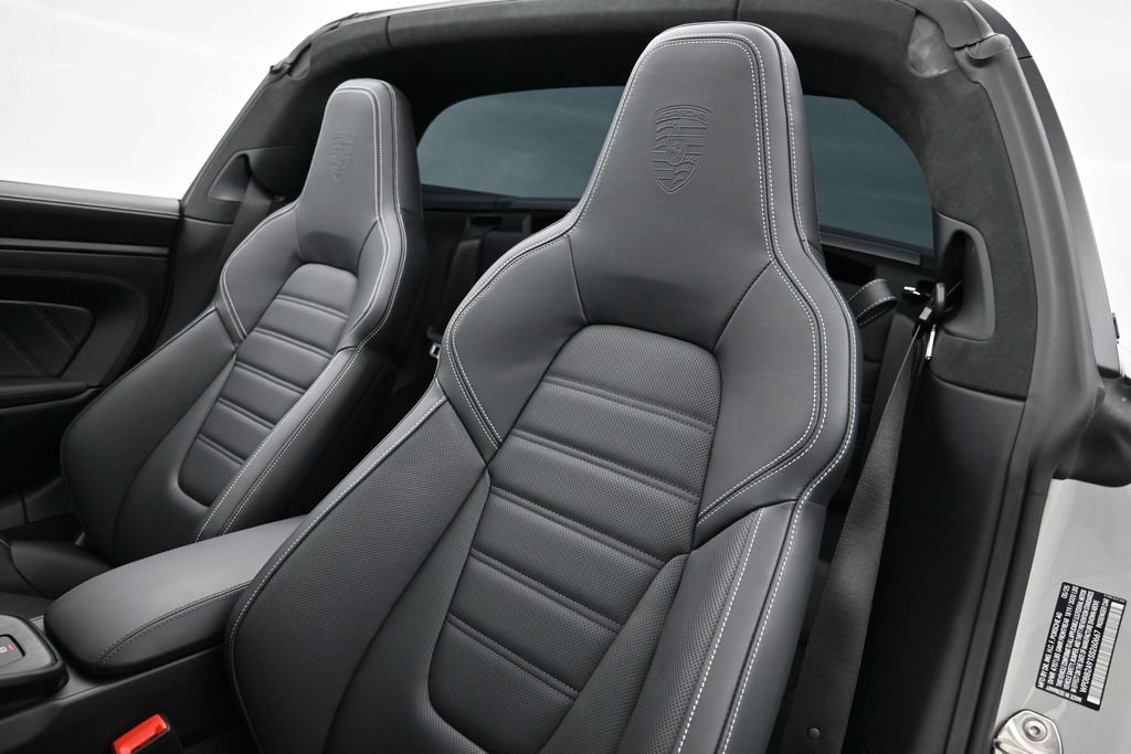 Certified 2025 Porsche 911 Targa 4 GTS AWD/4WD image 5