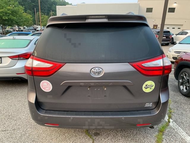 Used 2017 Toyota Sienna XLE Premium AWD/4WD image 3