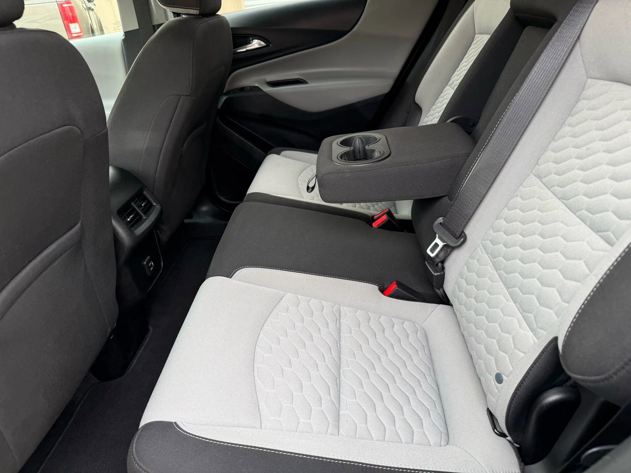 Used 2020 Chevrolet Equinox LT image 24