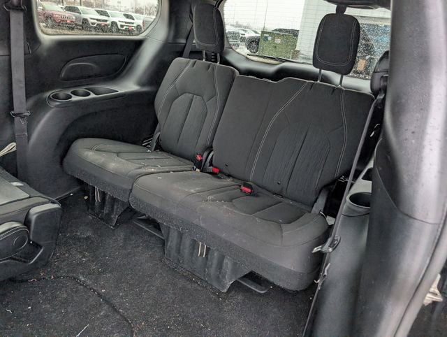 Used 2019 Chrysler Pacifica Touring Plus w/ S Appearance Package image 12