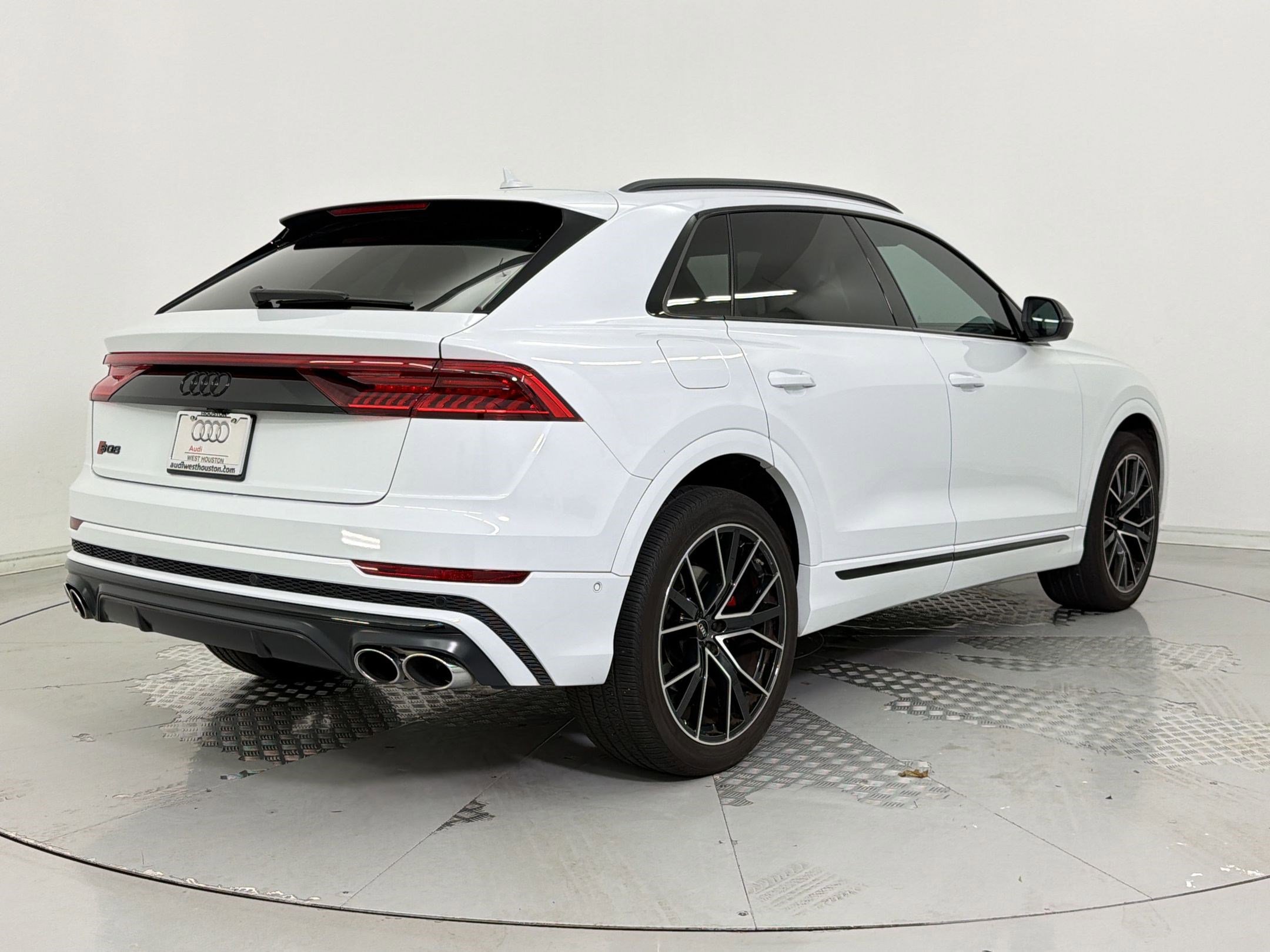 Used 2023 Audi SQ8 Prestige w/ Prestige Package AWD/4WD image 9