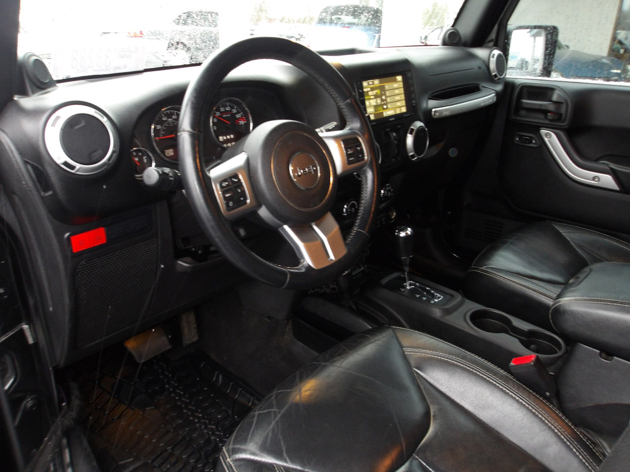 Used 2014 Jeep Wrangler Unlimited Rubicon image 9