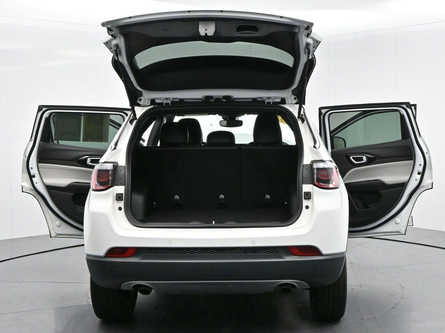 Used 2023 Jeep Compass Limited AWD/4WD image 41