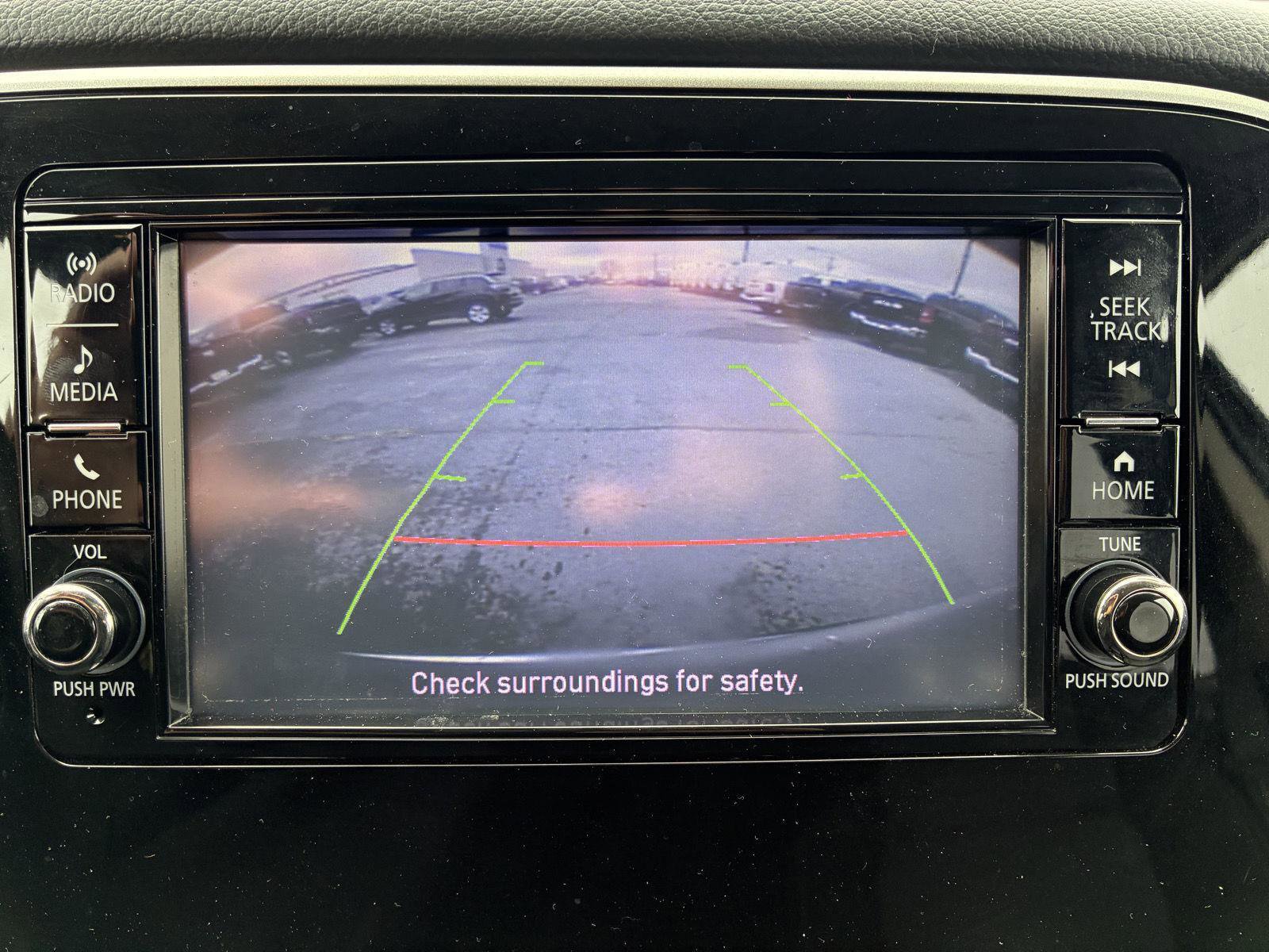 Used 2020 Mitsubishi Outlander SE image 22