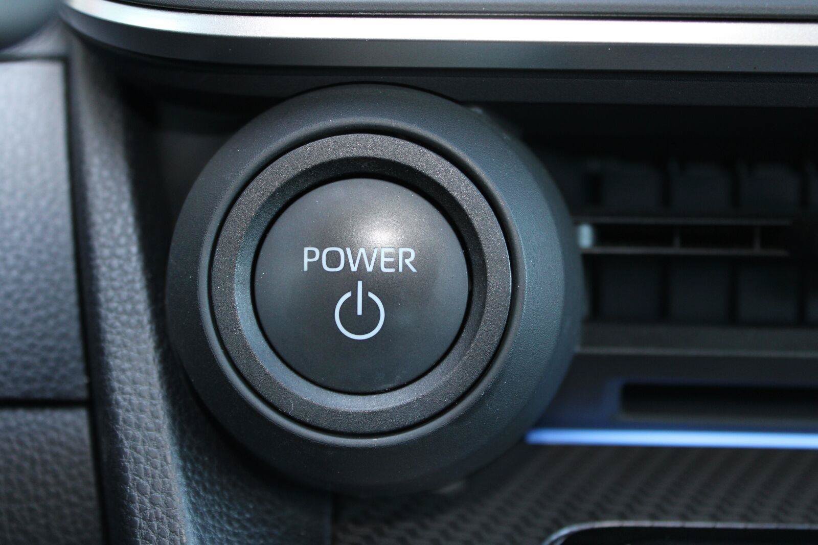 Used 2025 Toyota Prius XLE FWD image 27