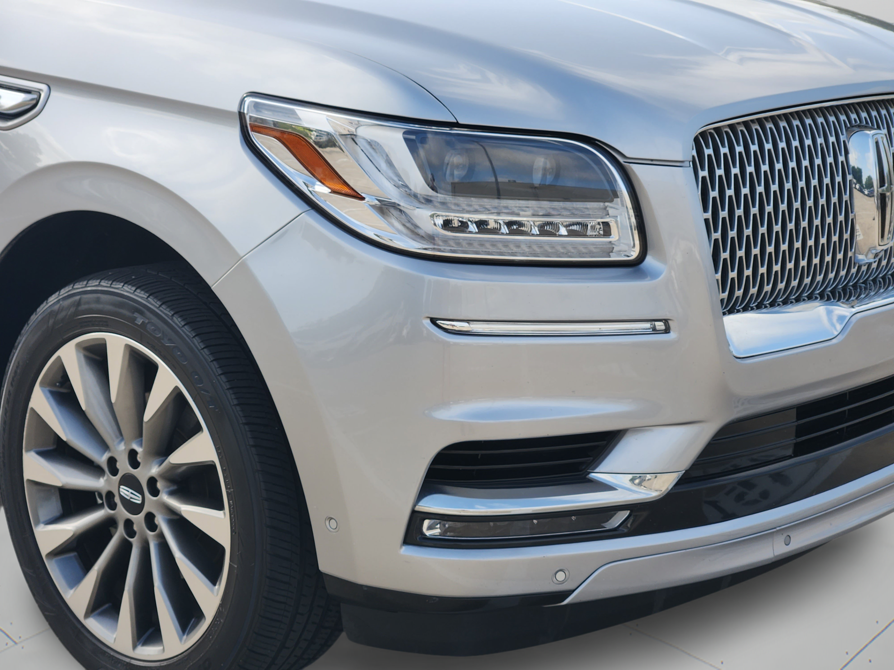 Used 2020 Lincoln Navigator L Reserve w/ Luxury Package RWD image 35
