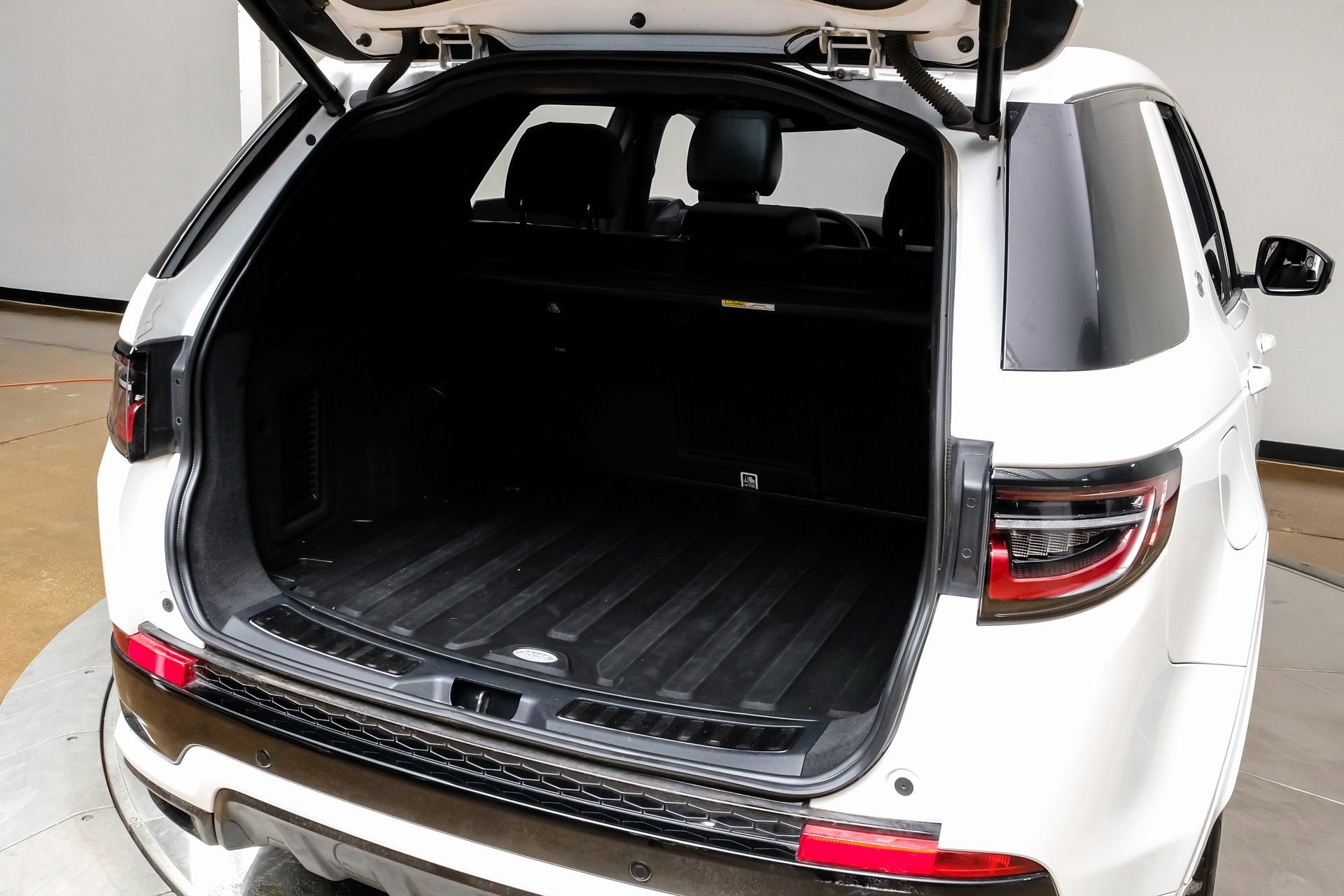 Used 2023 Land Rover Discovery Sport S R-Dynamic image 55