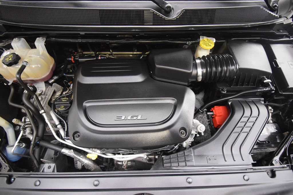 Used 2023 Chrysler Pacifica Touring-L FWD image 26