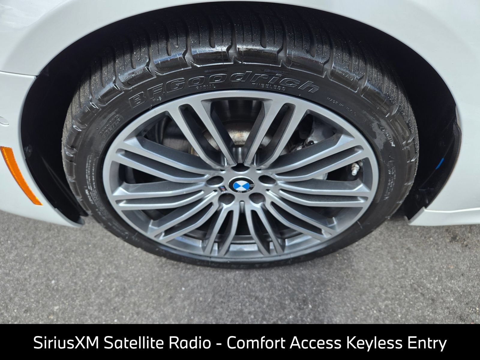 Used 2019 BMW 530e w/ M Sport Package RWD image 14