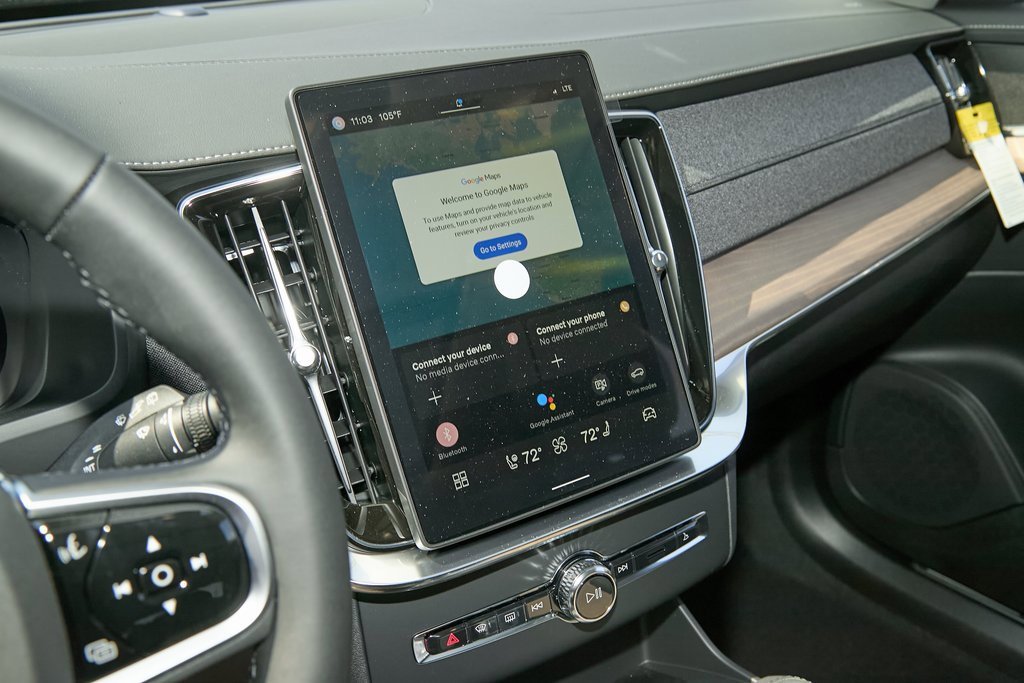 New 2025 Volvo XC90 B6 Plus w/ Protection Package image 13