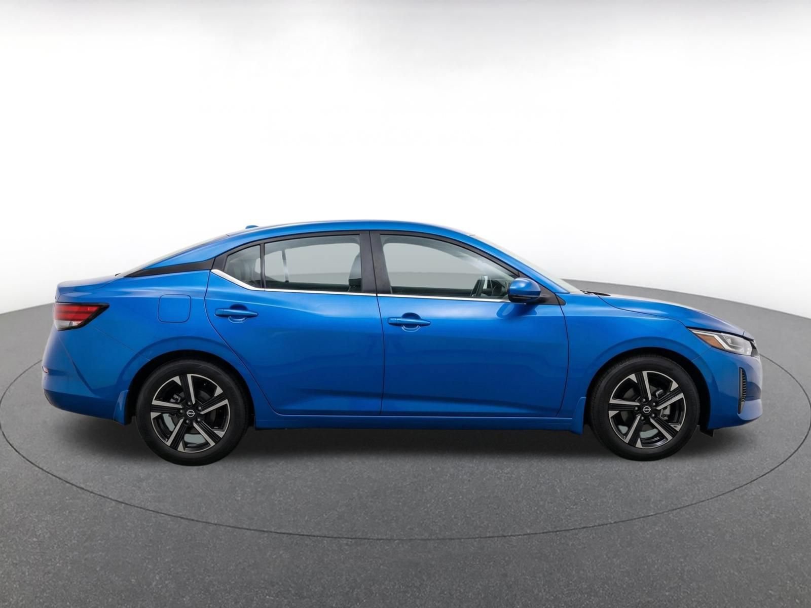 Used 2025 Nissan Sentra SV FWD image 10