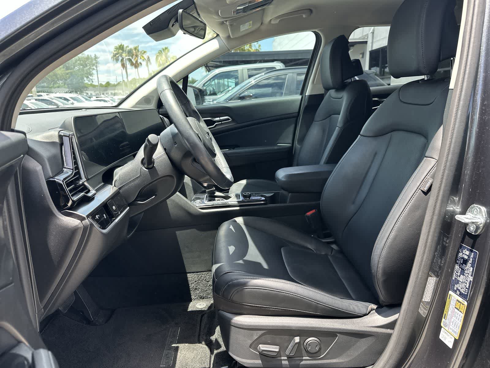 Used 2024 Kia Sportage EX FWD image 3