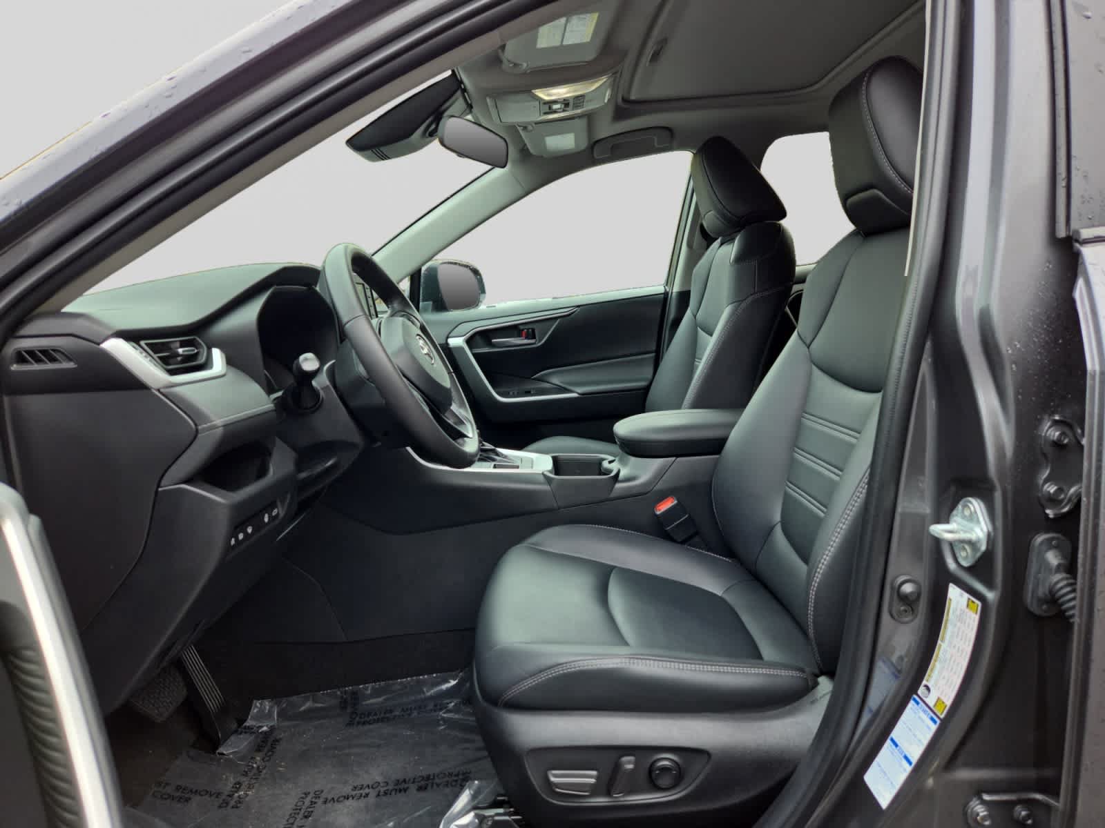 Used 2022 Toyota RAV4 XLE Premium AWD/4WD image 20