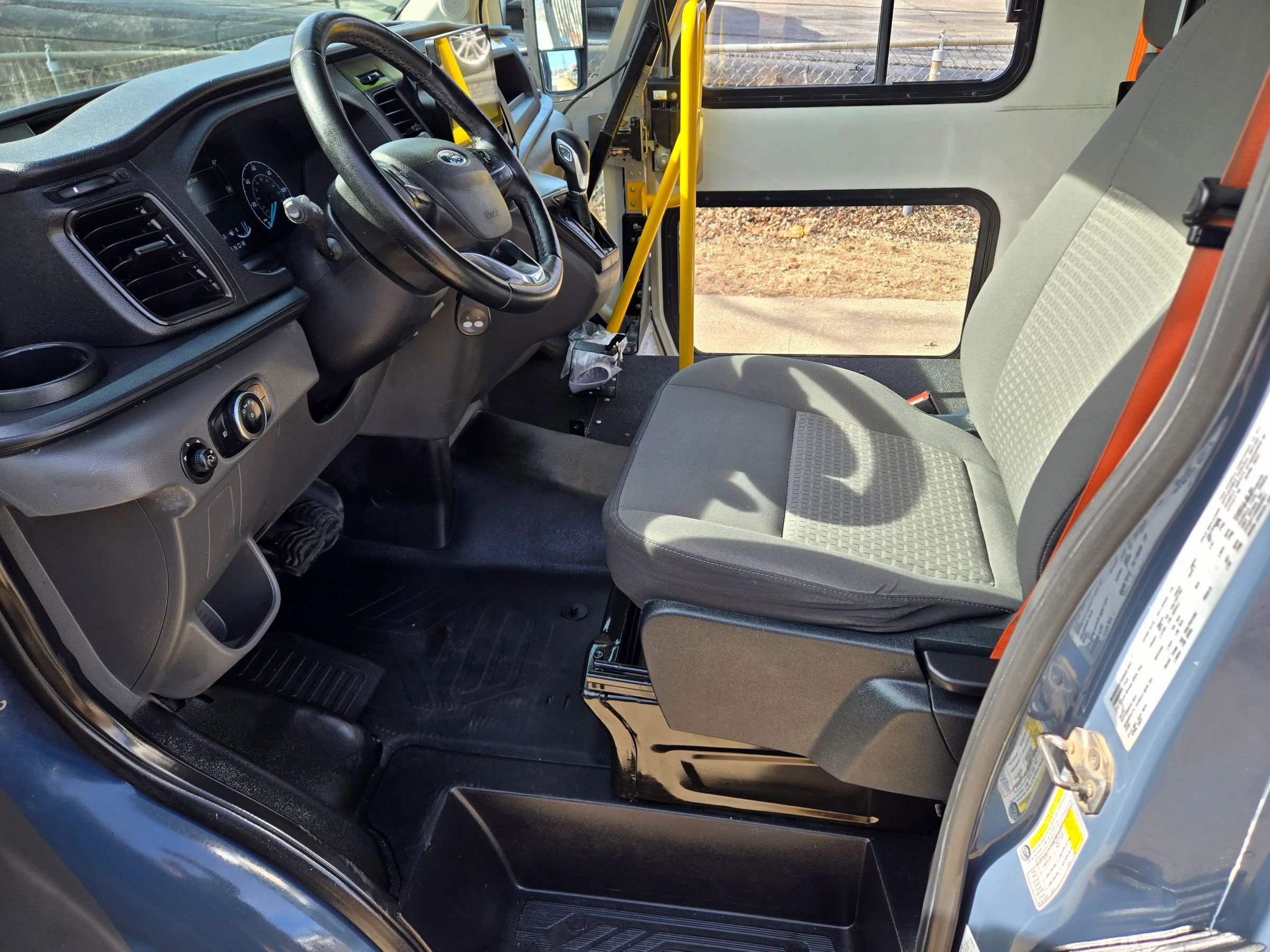 Used 2022 Ford Transit 350 350 HD XL Cutaway Van 2D image 34