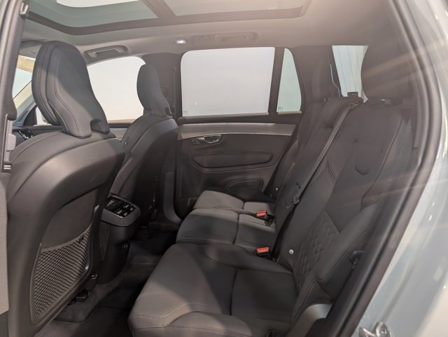 Used 2025 Volvo XC90 B6 Plus image 24