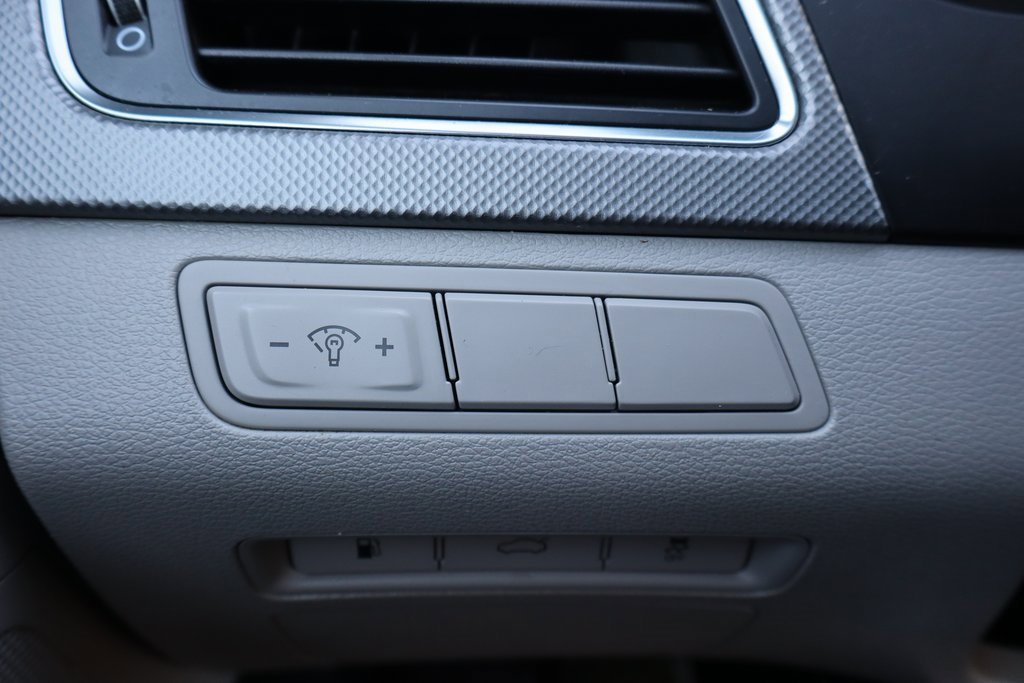 Used 2016 Hyundai Sonata SE image 13