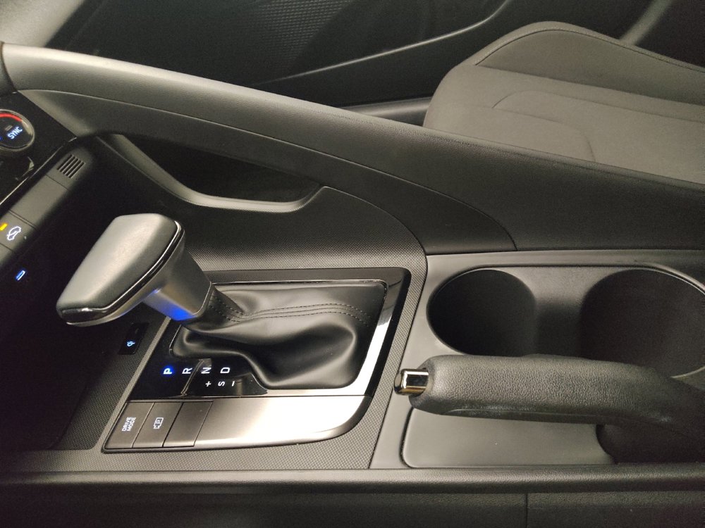 Used 2025 Hyundai Elantra Sport image 26