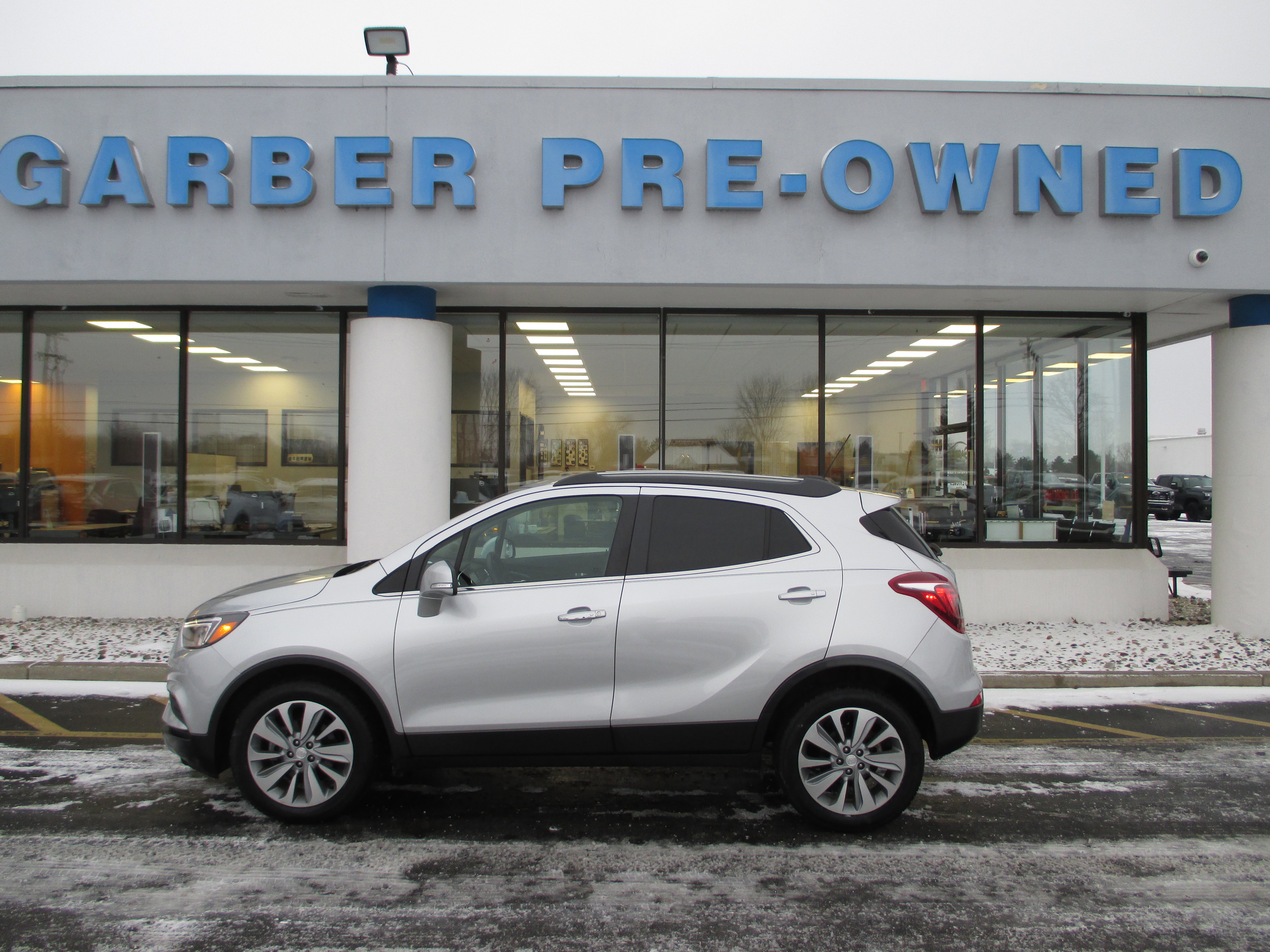 Used 2018 Buick Encore Preferred image 2