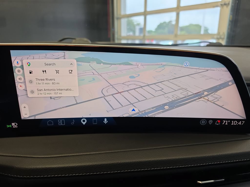 Used 2025 Cadillac XT4 Premium Luxury FWD image 25