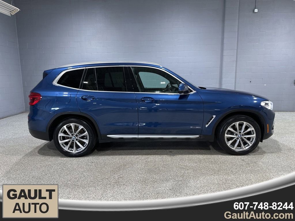 Used 2018 BMW X3 xDrive30i w/ Premium Package image 2