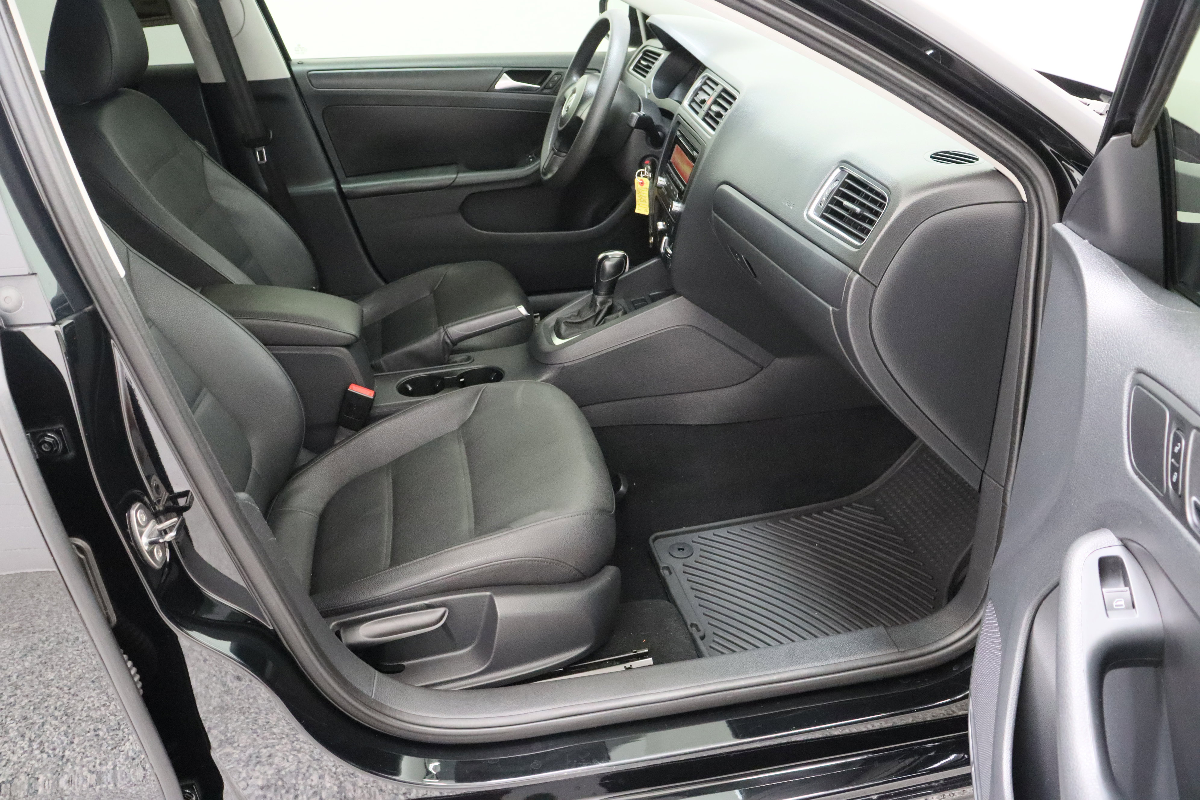 Used 2012 Volkswagen Jetta SE image 30