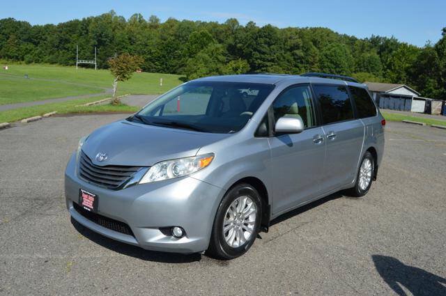 Used 2011 Toyota Sienna XLE w/ XLE Navigation Pkg FWD image 58