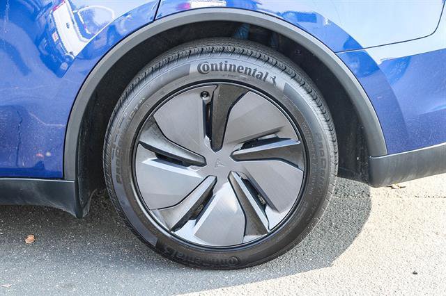 Used 2026 Tesla Model Y Long Range image 9