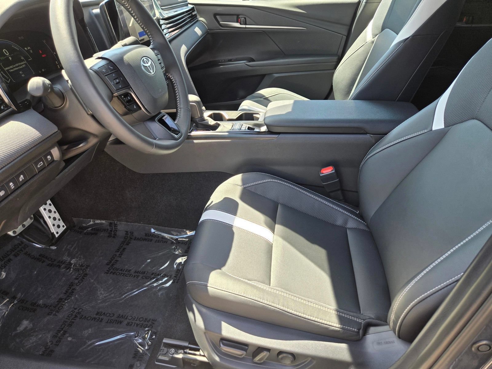 Used 2025 Toyota Camry SE w/ Convenience Package FWD image 12