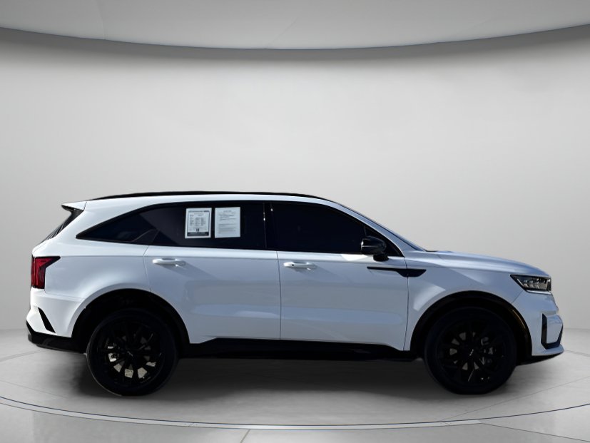 Used 2023 Kia Sorento SX image 2