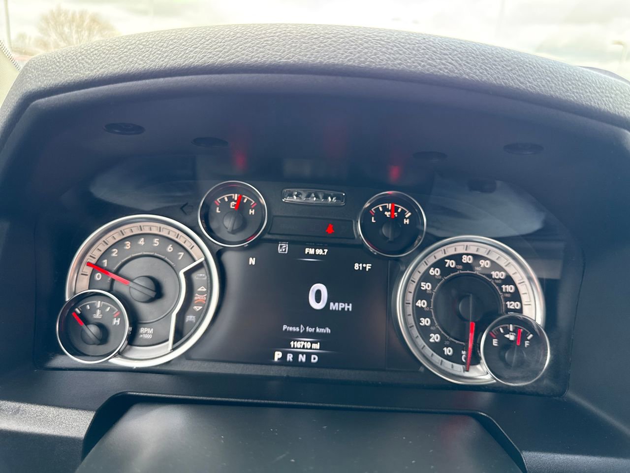 Used 2019 RAM 1500 Classic SLT w/ Luxury Group image 18