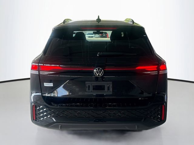 Used 2025 Volkswagen Tiguan SE R-Line image 7