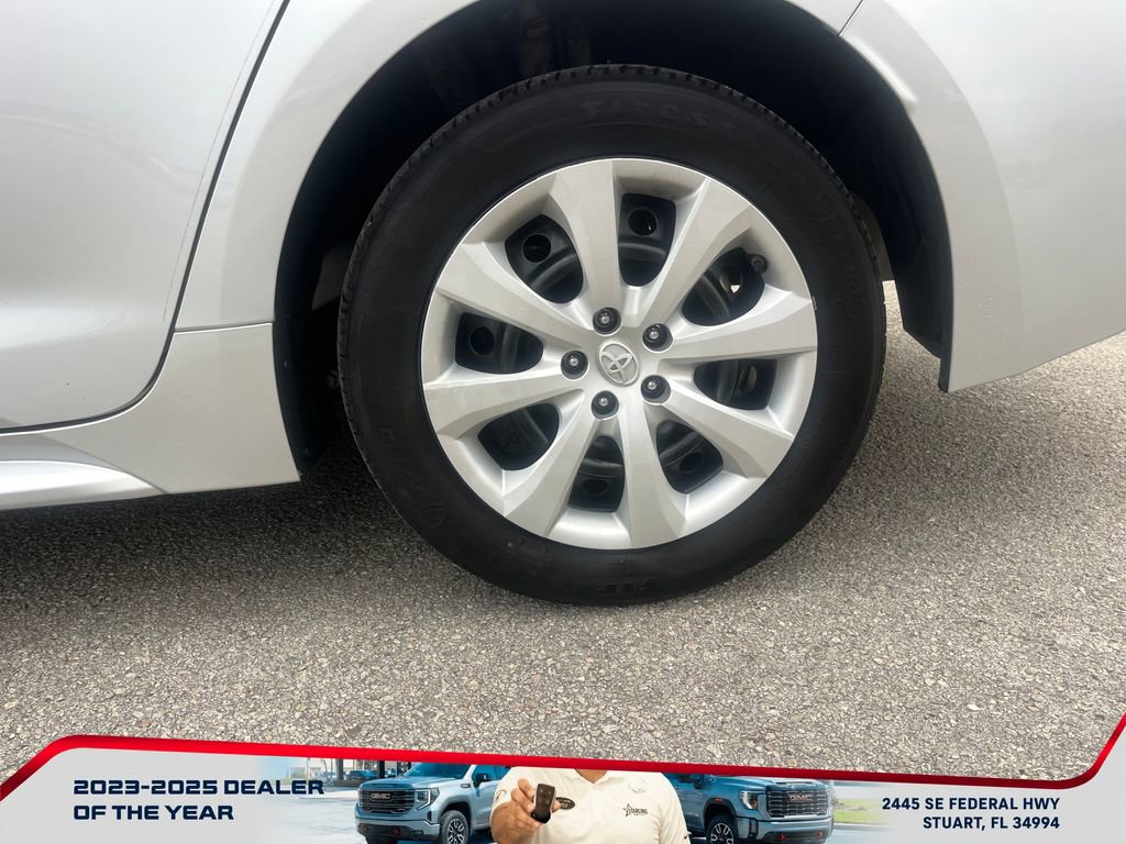 Used 2023 Toyota Corolla LE image 9