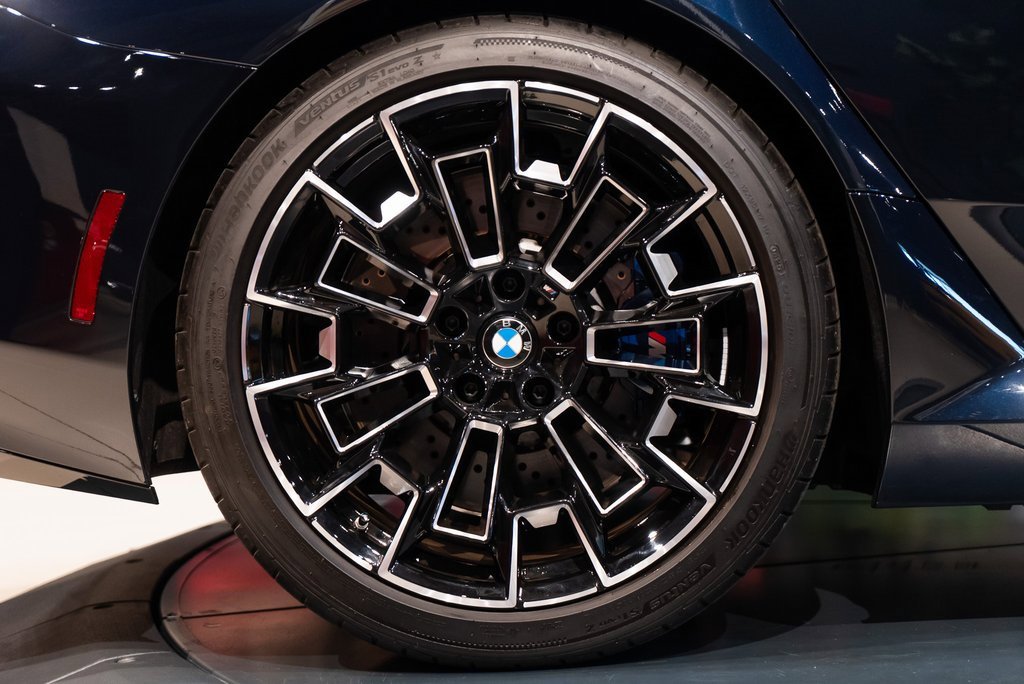 Used 2025 BMW M5 Touring image 14