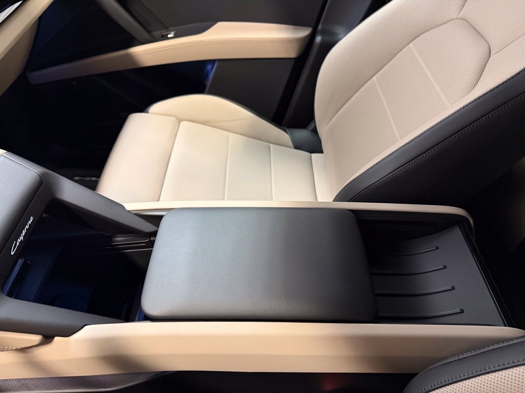 New 2026 Porsche Cayenne Electric AWD/4WD image 19