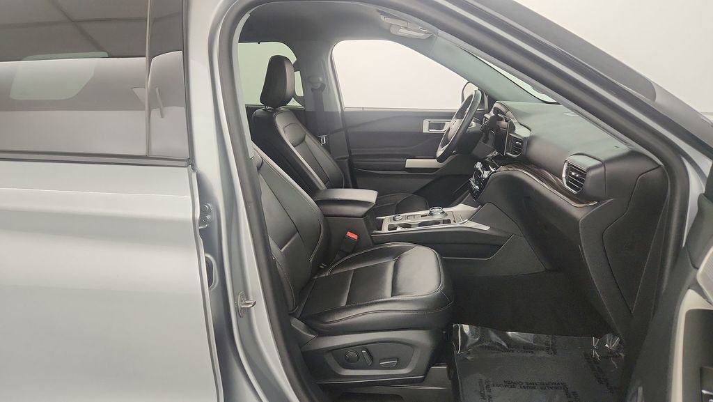 Used 2022 Ford Explorer Limited w/ Equipment Group 301A image 38