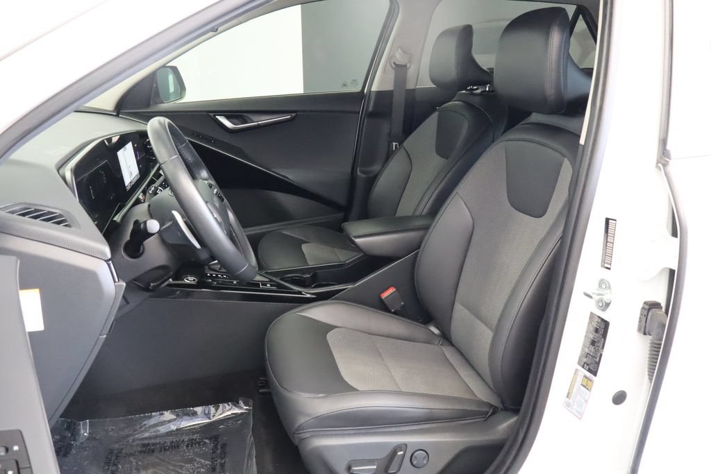 Used 2023 Kia Niro EX FWD image 19