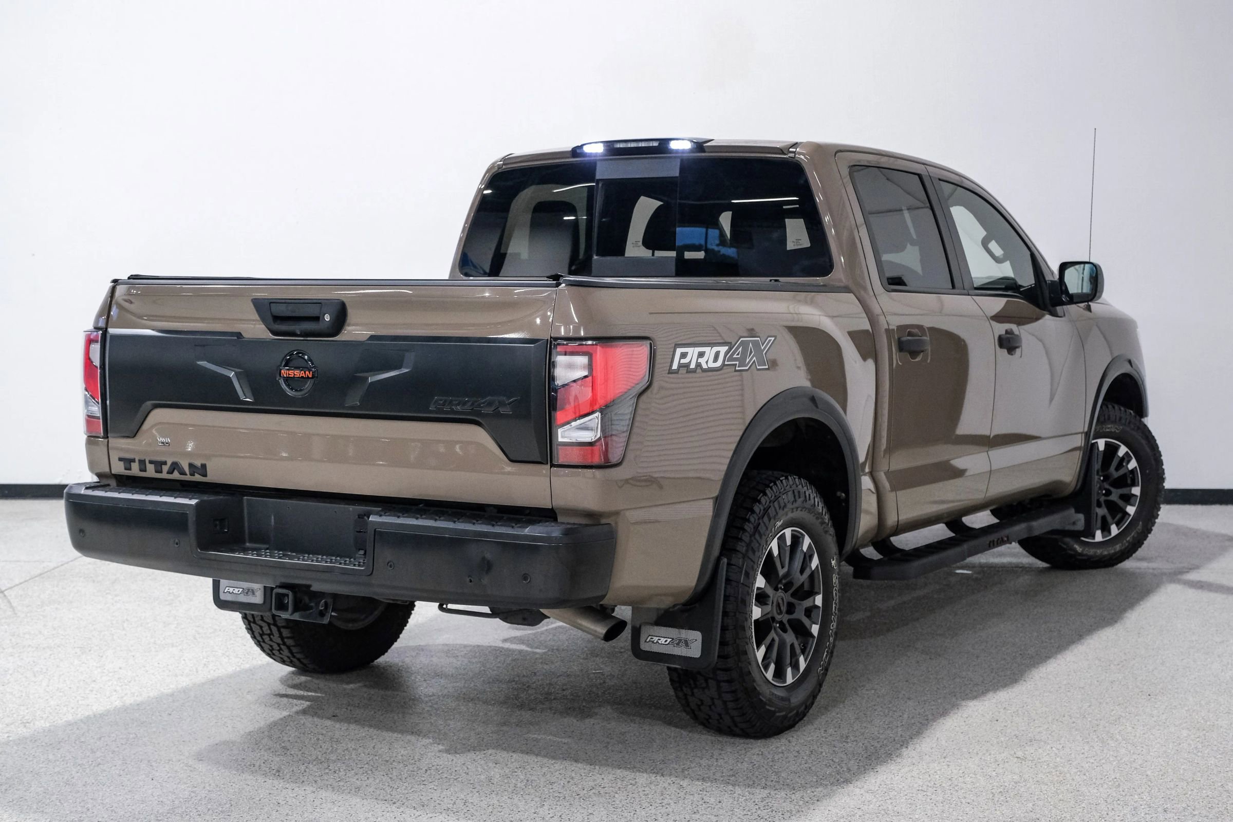Used 2021 Nissan Titan PRO-4X w/ Off Road Protection Package image 6
