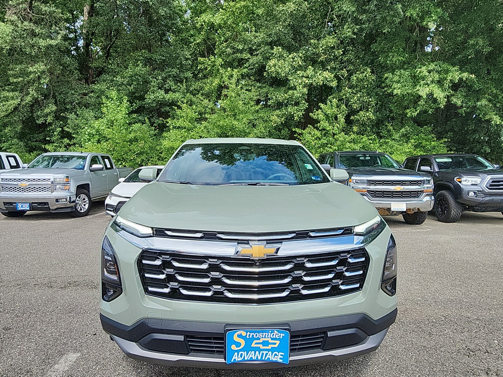 Used 2026 Chevrolet Equinox LT w/ Safety and Technology Package AWD/4WD image 8