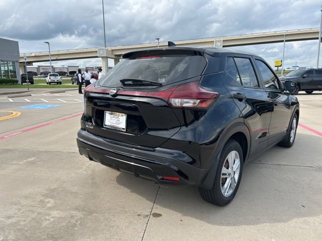Used 2022 Nissan Kicks S FWD image 13