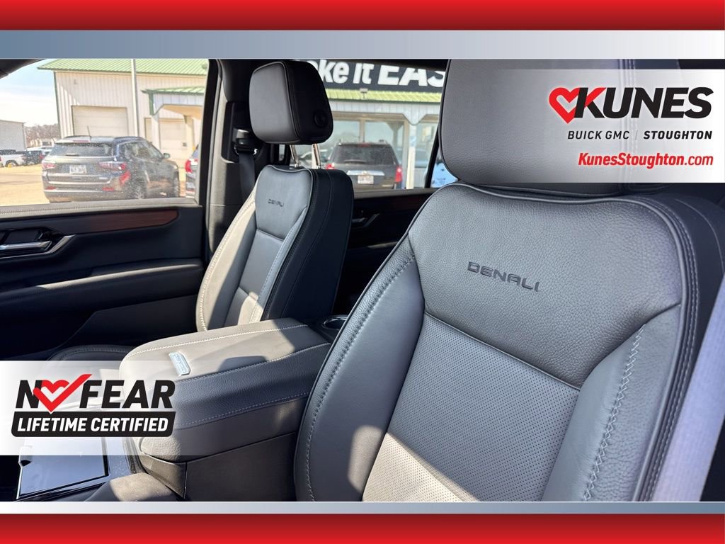 Used 2025 GMC Yukon XL Denali AWD/4WD image 28