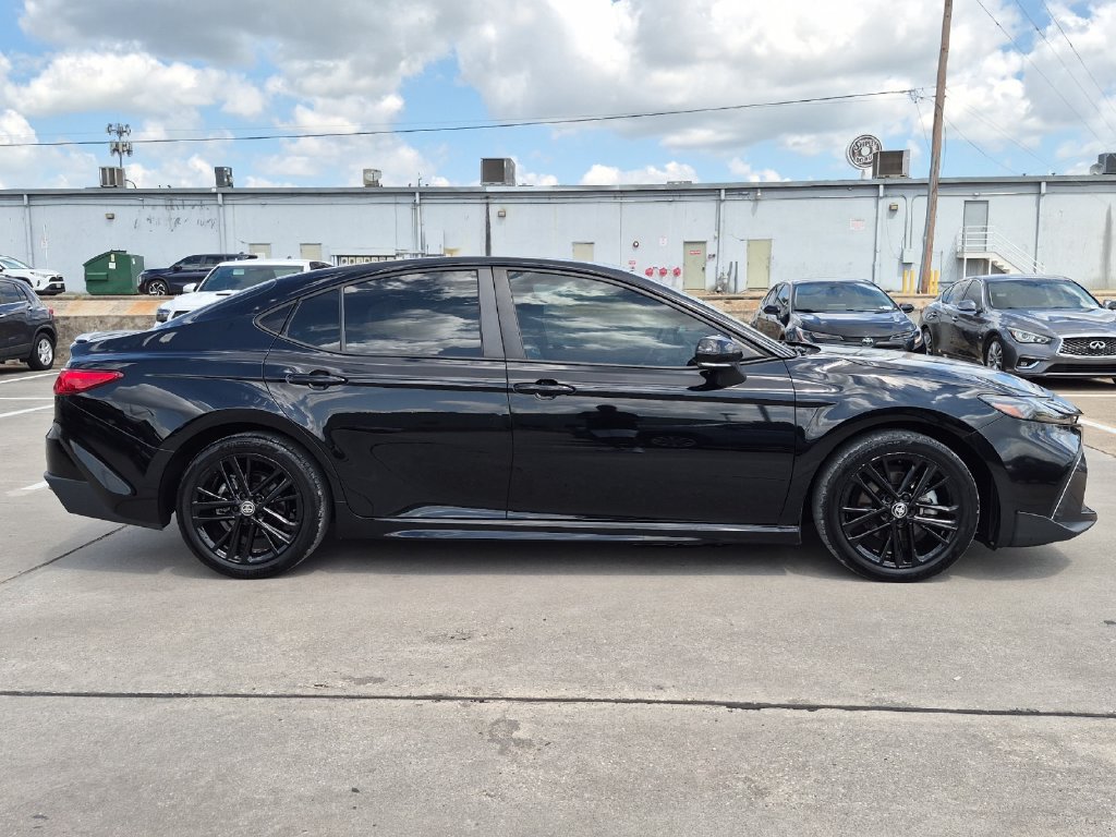 Used 2025 Toyota Camry SE FWD image 7