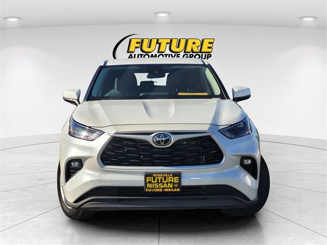 Used 2023 Toyota Highlander LE image 2