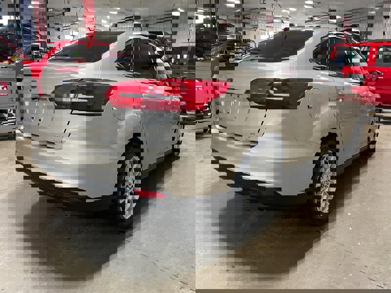Used 2018 Ford Focus SE image 5
