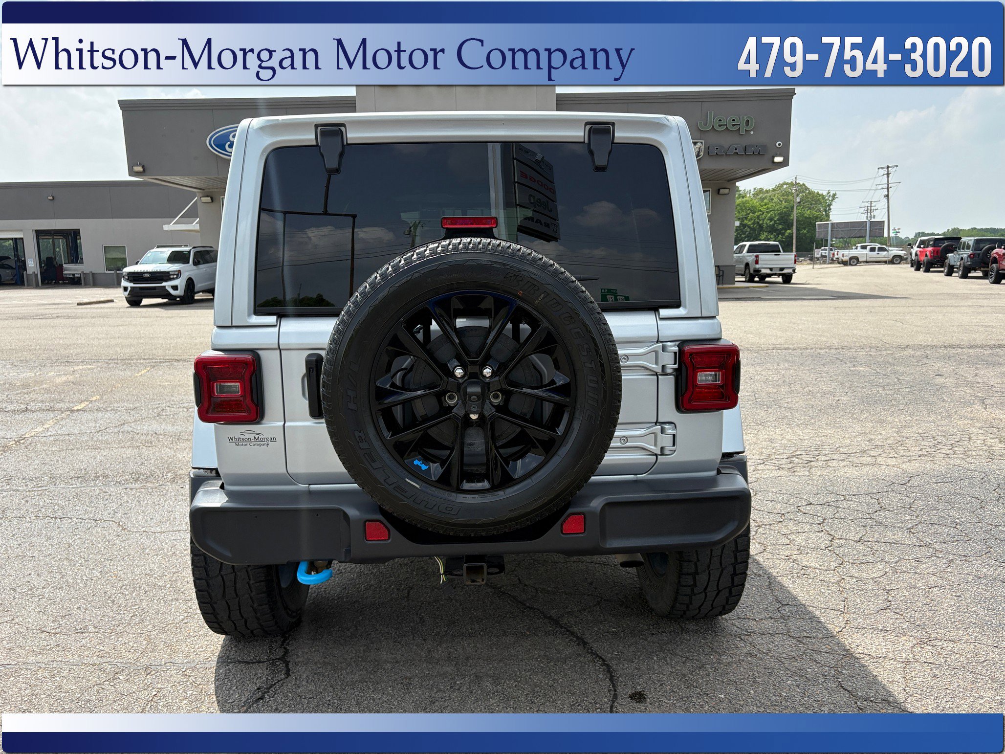 Used 2023 Jeep Wrangler Sahara AWD/4WD image 7
