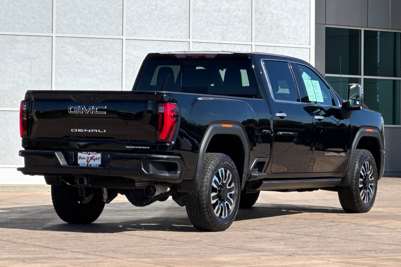 Used 2025 GMC Sierra 2500 Denali Ultimate AWD/4WD image 4
