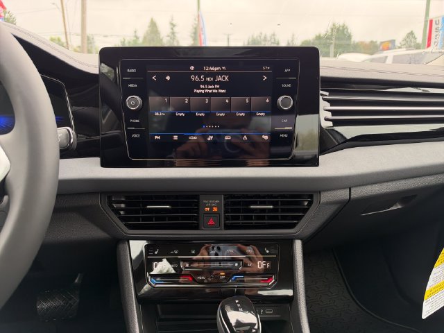 New 2027 Volkswagen Jetta SE FWD image 21