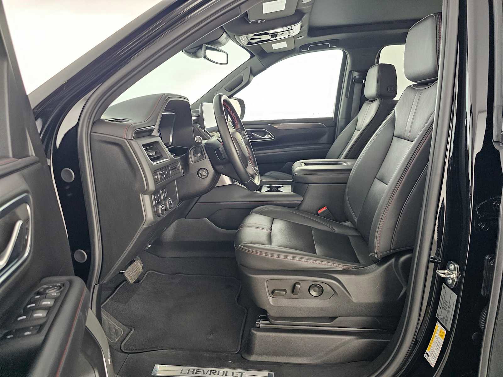 Used 2024 Chevrolet Suburban RST w/ Luxury Package image 22