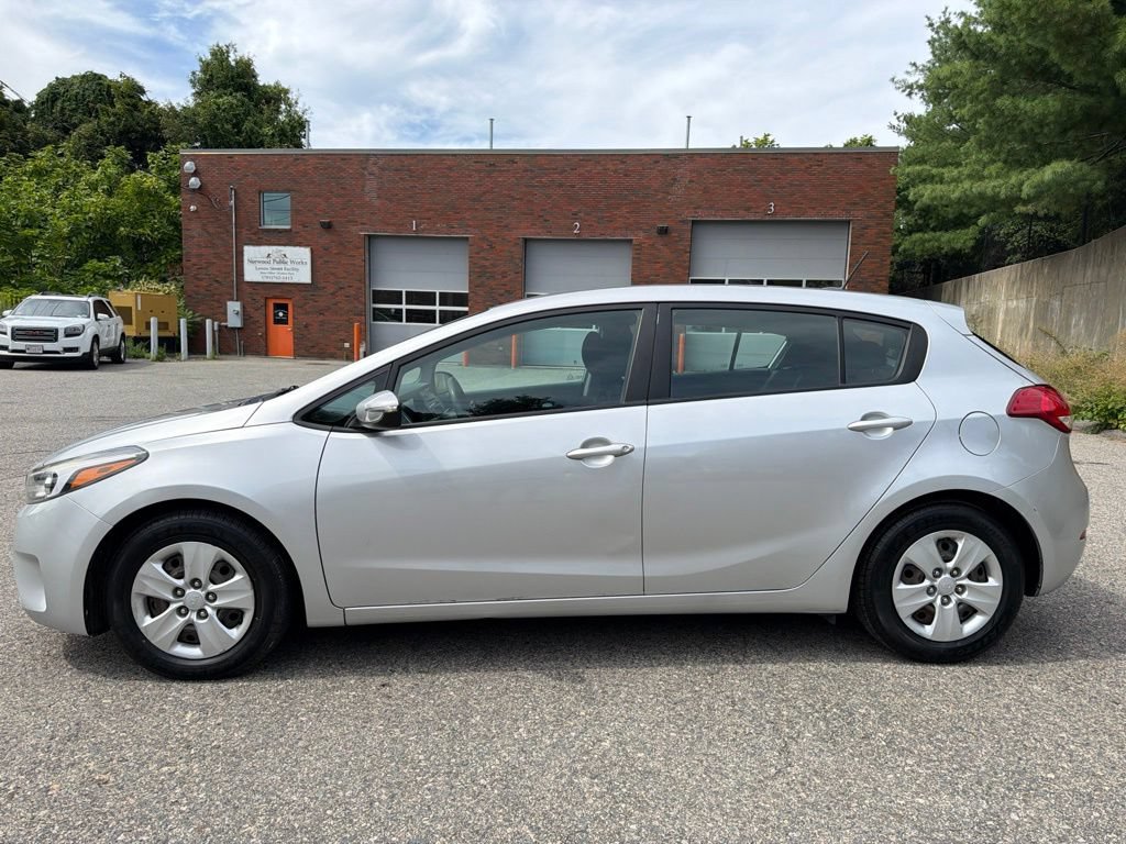 Used 2017 Kia Forte LX FWD image 3