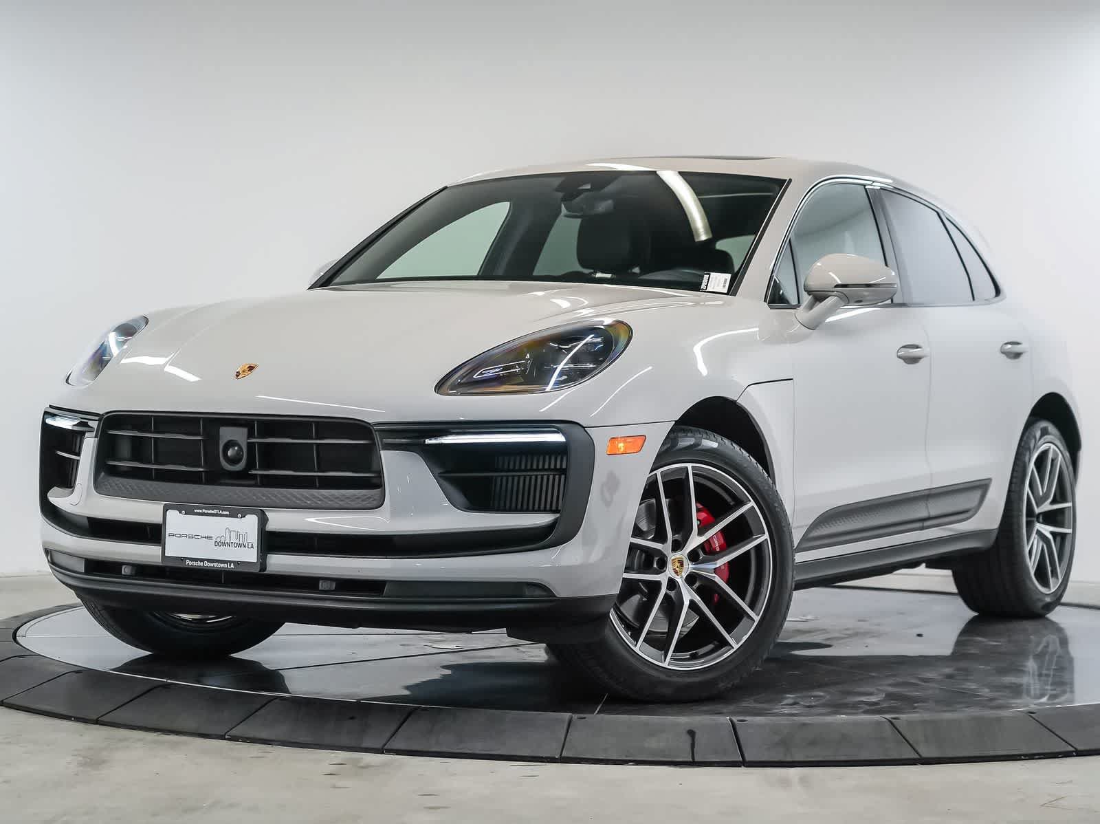 Certified 2024 Porsche Macan S AWD/4WD image 1