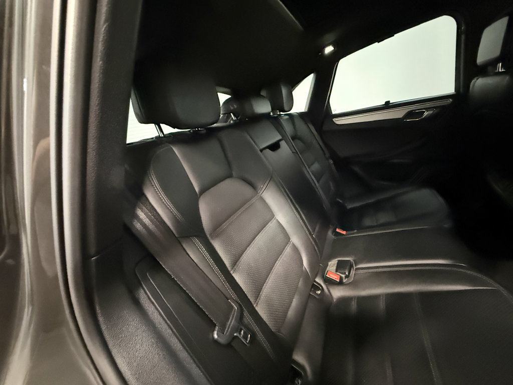 Used 2015 Porsche Macan Turbo AWD/4WD image 65